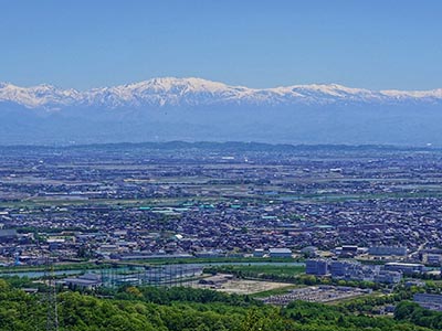 二上山からの立山連峰と富山平野